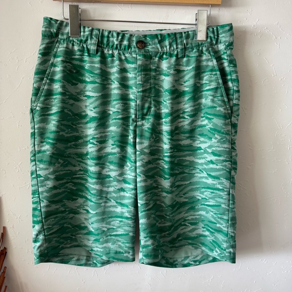 Greg Norman Green ML75 Microlux Men’s Golf Shorts Size 34